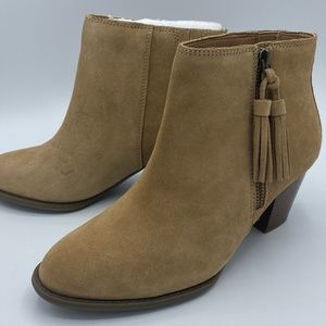 NEW Vionic Madeline boot in WHEAT